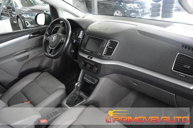 VOLKSWAGEN Sharan usata, con Airbag