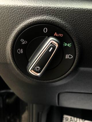VOLKSWAGEN T-Roc usata, con USB