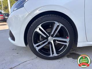 PEUGEOT 208 usata, con USB