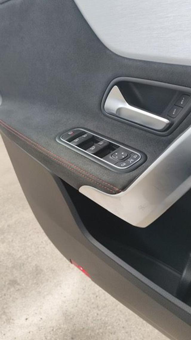 MERCEDES-BENZ A 220 usata, con Servosterzo