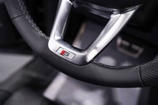 AUDI Q8 usata, con Volante in pelle
