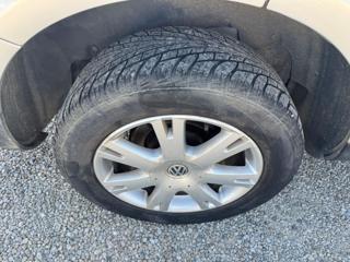 VOLKSWAGEN Touareg usata, con Autoradio