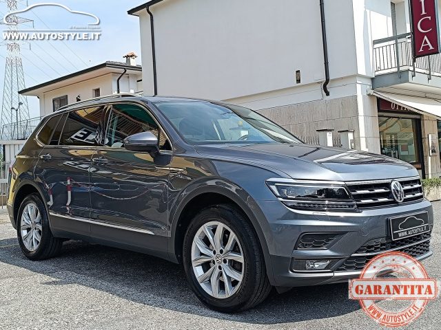 VOLKSWAGEN Tiguan Allspace usata, con USB