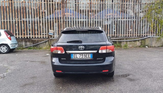 TOYOTA Avensis usata, con Cerchi in lega
