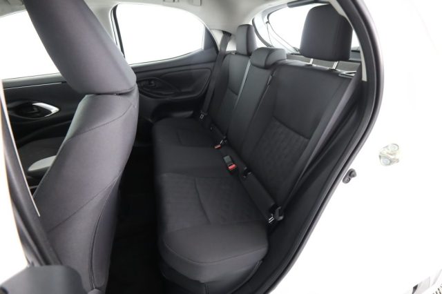 TOYOTA Yaris usata 3