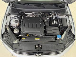 VOLKSWAGEN Passat Variant usata, con Sensori di parcheggio posteriori