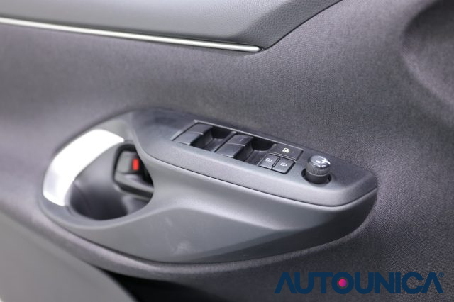 TOYOTA Yaris usata, con Sensore di luce