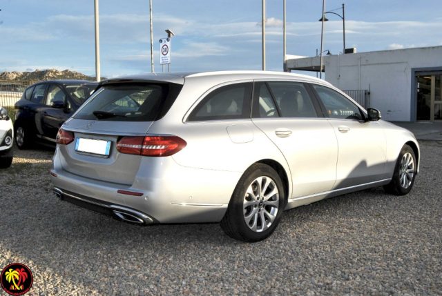 MERCEDES-BENZ E 220 usata, con Cerchi in lega