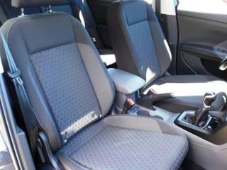 VOLKSWAGEN T-Cross usata, con USB