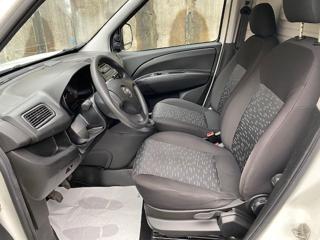 OPEL Combo usata, con Chiusura centralizzata