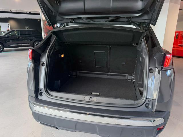 PEUGEOT 3008 usata, con Telecamera per parcheggio assistito