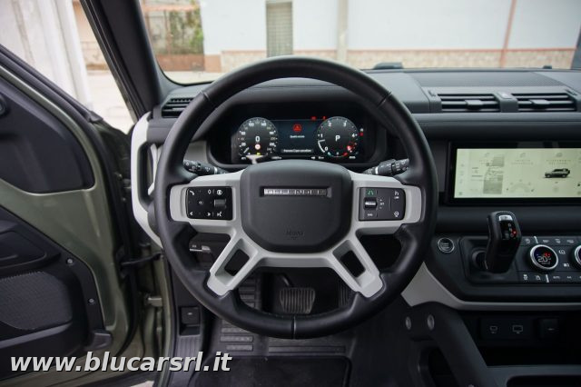 LAND ROVER Defender usata, con Autoradio digitale