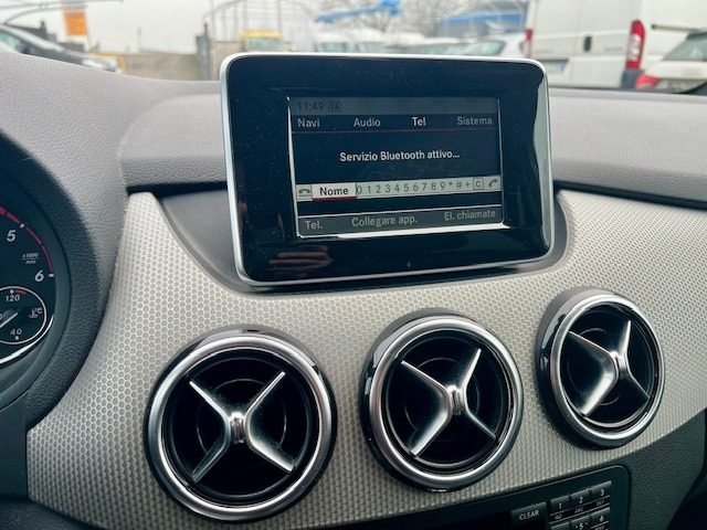 MERCEDES-BENZ B 180 usata, con Fari LED