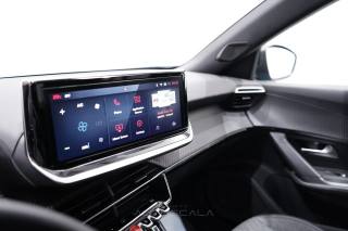 PEUGEOT 2008 usata, con Sistema di navigazione
