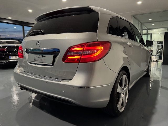 MERCEDES-BENZ B 200 usata, con Chiusura centralizzata