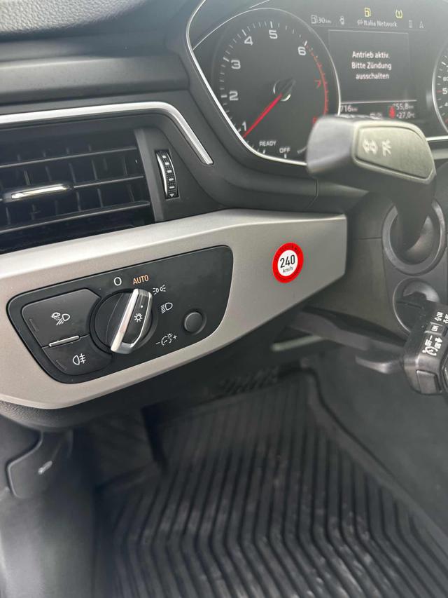 AUDI A4 usata, con Park Distance Control