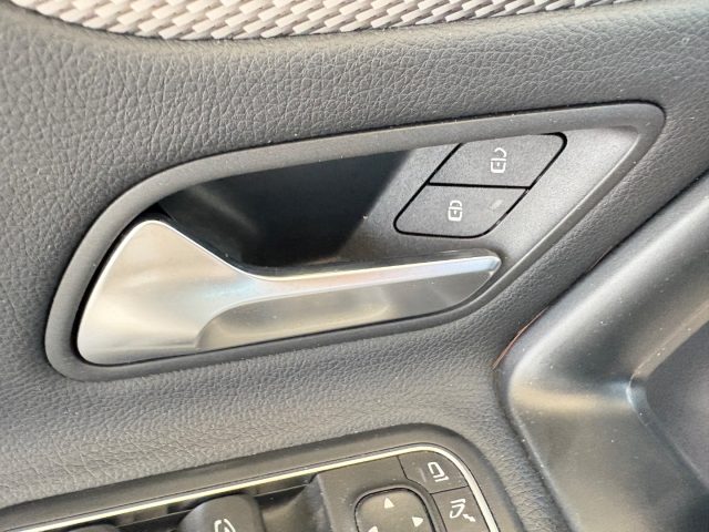 MERCEDES-BENZ A 180 usata, con Hill holder