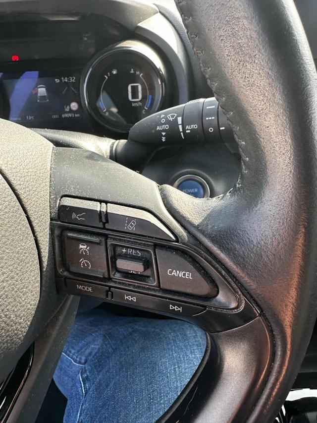 TOYOTA Yaris usata, con Touch screen