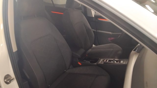 VOLKSWAGEN Golf usata, con Fari LED