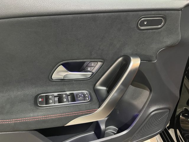 MERCEDES-BENZ A 200 usata, con Interni in pelle