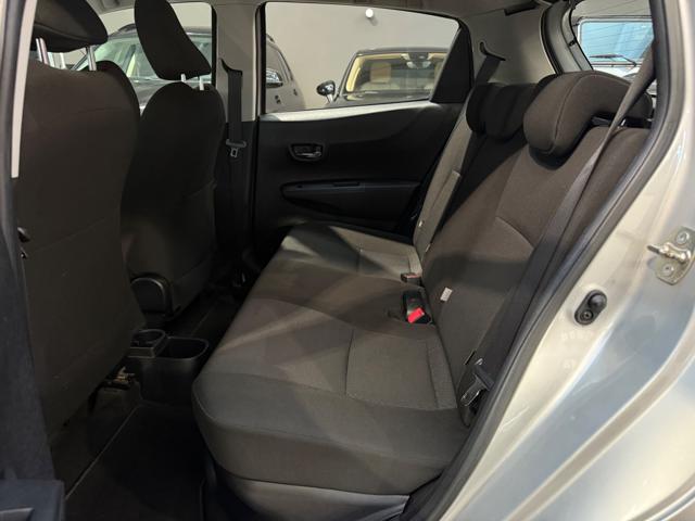 TOYOTA Yaris usata, con Sedile posteriore sdoppiato