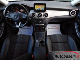 MERCEDES-BENZ CLA 200 usata, con Leve al volante