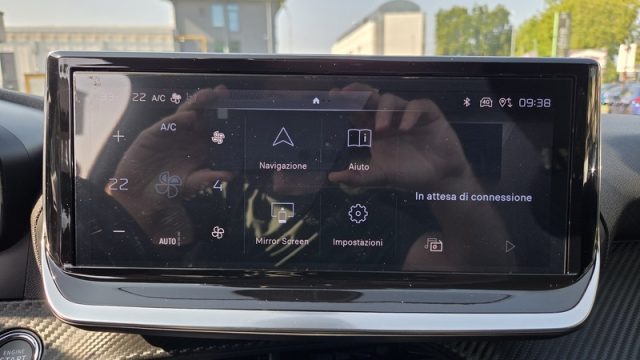 PEUGEOT 2008 usata, con USB