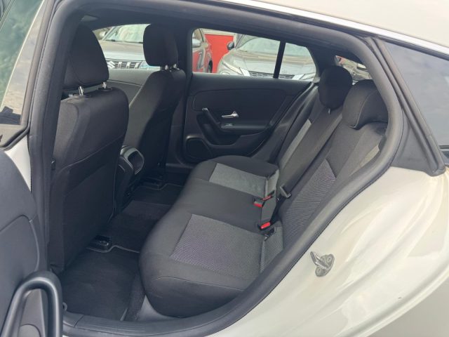 MERCEDES-BENZ CLA 200 usata, con Sistema di navigazione