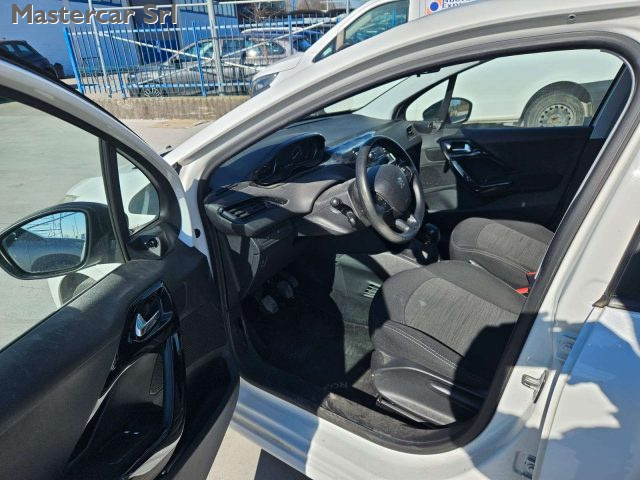 PEUGEOT 208 usata, con Sedile posteriore sdoppiato