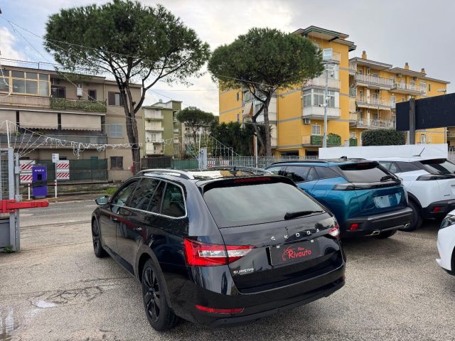 SKODA Superb usata, con Cerchi in lega