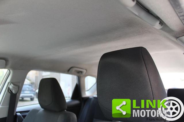 TOYOTA Auris usata 28