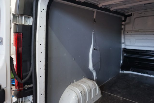 RENAULT Trafic usata, con Sensori di parcheggio posteriori