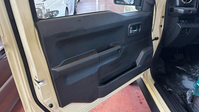SUZUKI Jimny usata, con Servosterzo