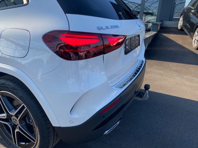 MERCEDES-BENZ GLA 200 usata, con Climatizzatore