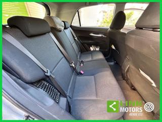 TOYOTA Auris usata, con Luci diurne