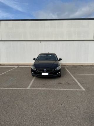 VOLVO V60 D2 R-design Momentum