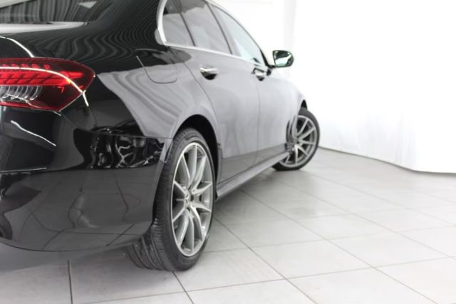 MERCEDES-BENZ E 220 usata, con Boardcomputer