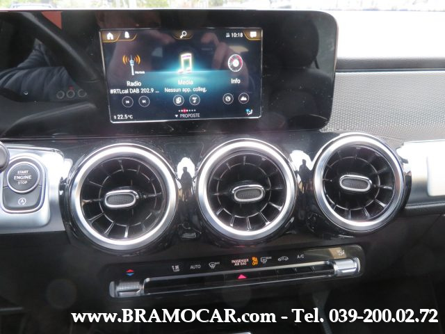 MERCEDES-BENZ GLB 180 usata, con Sistema di navigazione