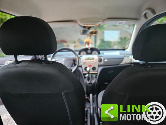 LANCIA Ypsilon usata, con Autoradio