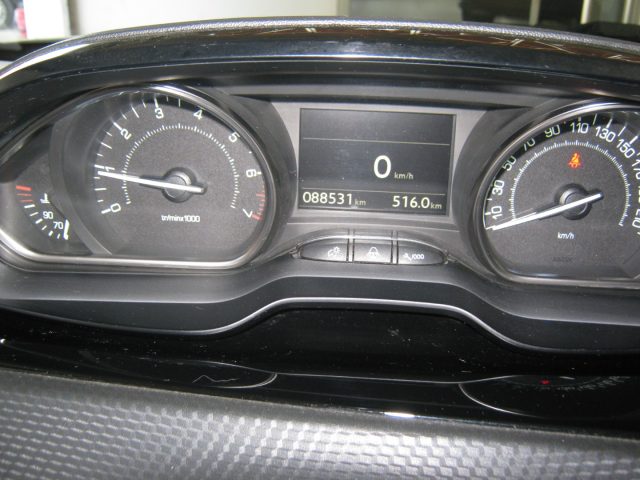 PEUGEOT 2008 usata, con Controllo trazione