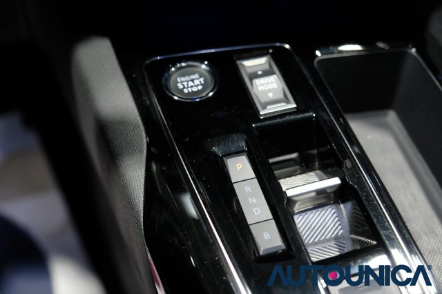 PEUGEOT 3008 usata, con Specchietti laterali elettrici