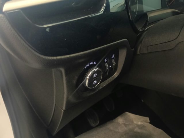 OPEL Corsa usata, con Touch screen