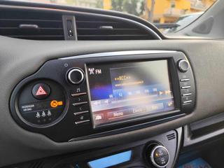 TOYOTA Yaris usata, con Autoradio digitale
