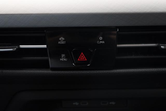 VOLKSWAGEN Golf Variant usata, con Luci diurne LED
