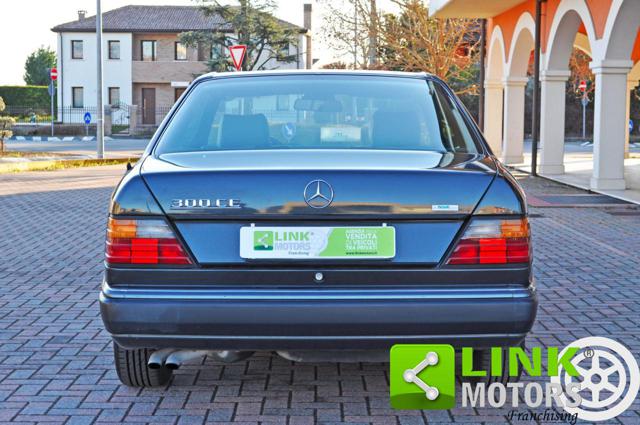 MERCEDES-BENZ CE 300 usata, con Autoradio