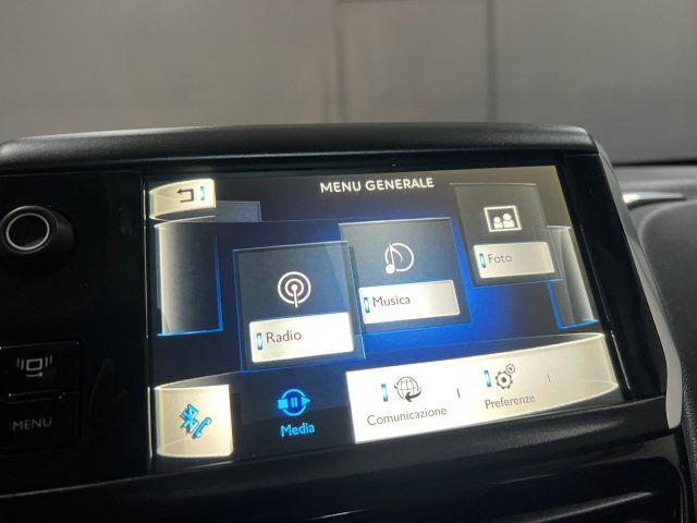 PEUGEOT 208 usata, con Autoradio