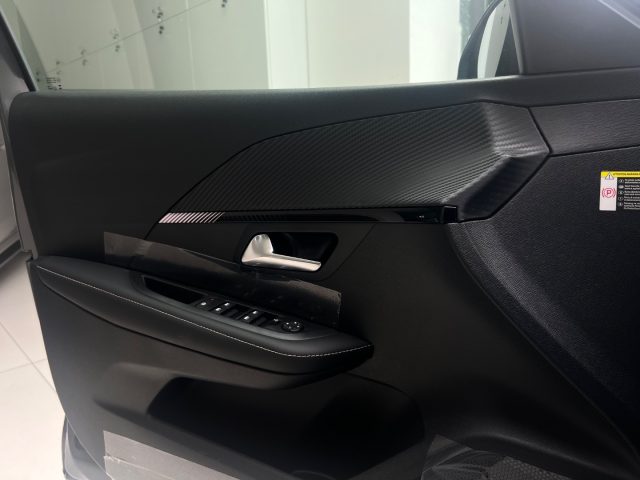 PEUGEOT 208 usata, con Sensori di parcheggio posteriori