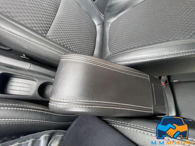 RENAULT Clio usata, con Volante in pelle