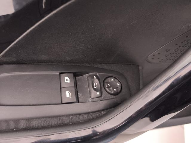 PEUGEOT 208 usata, con Autoradio digitale