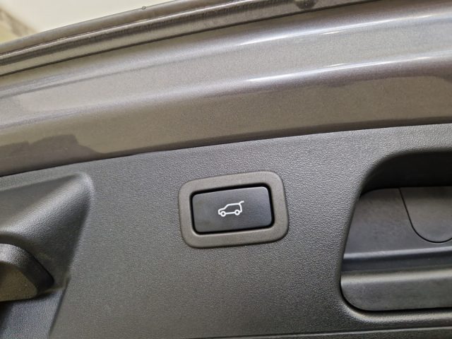 JAGUAR E-Pace usata, con Regolazione elettrica sedili